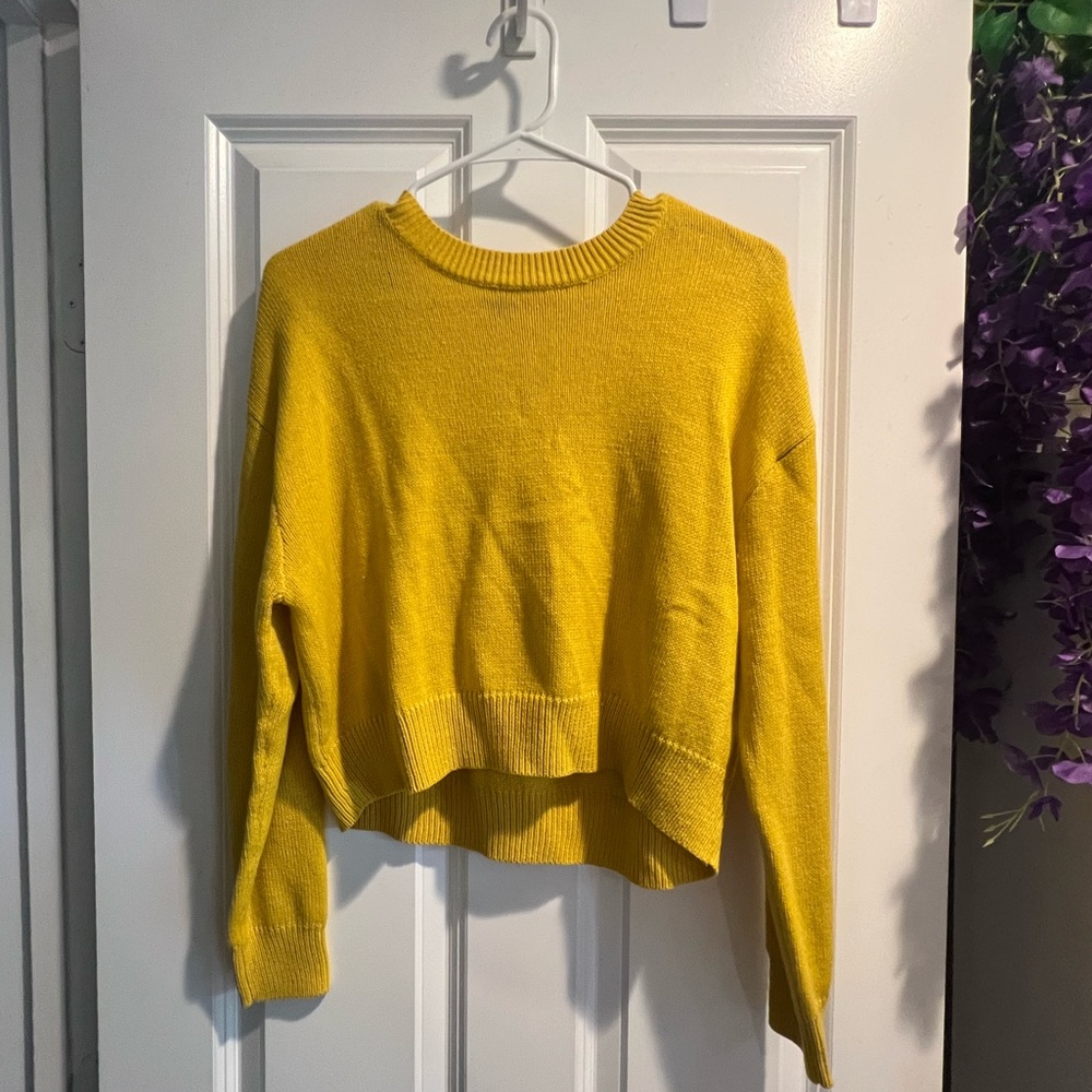 Yellow cropped sweater